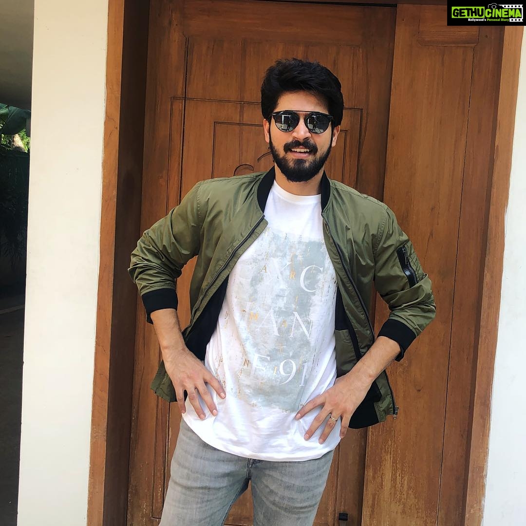 Harish Kalyan, cooling glass, hd, cute, Ispade Rajavum Idhaya ...