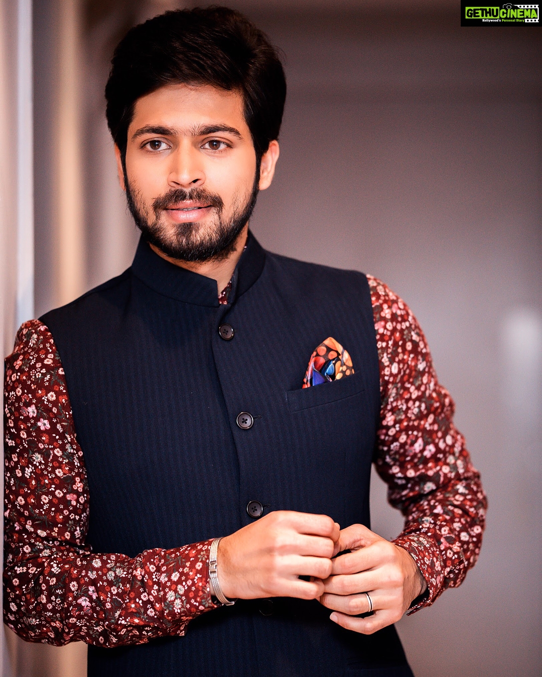 Harish Kalyan, wallpaper, photoshoot, hd, Ispade Rajavum Idhaya ...