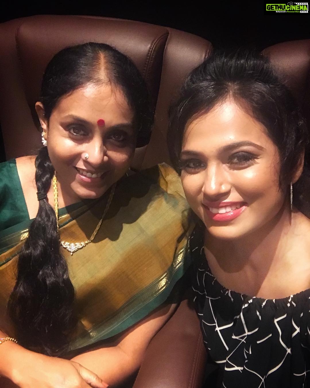 1080px x 1350px - Ramya Pandiyan, Saranya Ponvannan, selfie, tamil actresses - Gethu Cinema
