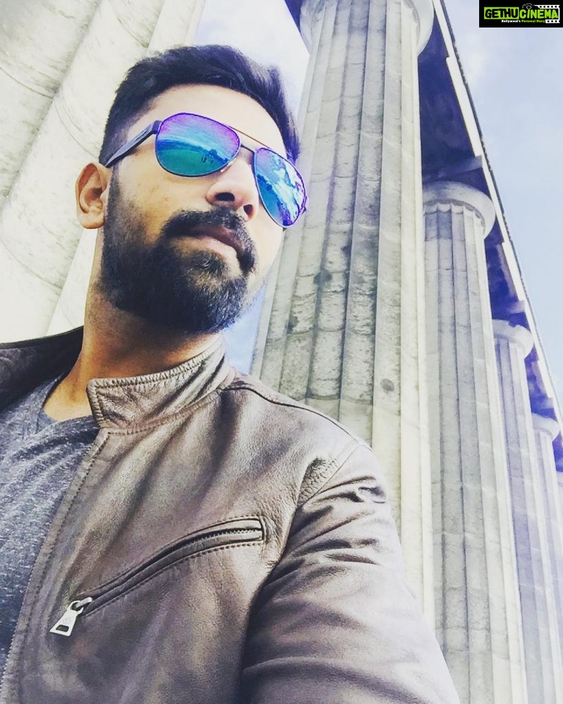 Actor Shanthanu Bhagyaraj HD Photos & Family Pictures | Gethu Cinema