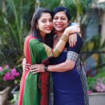 Varsha Bollamma, mom, smile, hd, family, 96 movie