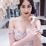 Adah Sharma, you cam, red lipsstick