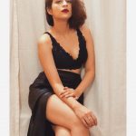 Shraddha Das, red lipsstick, new pose, 2019