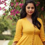 Suza Kumar, flower, tamil actress, ethir neechal