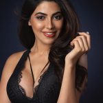 Nikki Tamboli, Cheekati Gadhilo Chithakottudu Heroine, black bra, glamorous
