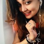 Soundarya Bala Nandakumar, yours shamefully 2 Heroine, head phone