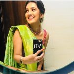 Vani Bhojan, smile, mirror, selfie