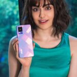 Adah Sharma Instagram - Be STYLISH and stand a chance to WIN the all new #vivoY73. Simple! Follow these 2 simple steps - . - Remix this reel 👆 in your own style and share it with us. . - Tag @vivo_india and use #ItsMyStyle and #vivoY73 YOU GOT THIS!💙 #ContestAlert
