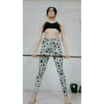 Adah Sharma Instagram - TAG someone who should try this Flexible Shoulders, Rigid Values 😉👀 . . I mean try the rigid Values...flexible shoulders toh koi bhi kar sakta hai 😁 #100YearsOfAdahSharma #adahsharma #mondaymotivation #BodyLanguageInspiredFromTheAlienVideoThatsEverwhere