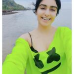 Adah Sharma Instagram – Tag someone and drop a 😀 let’s make 😁 contagious 

.
.
#IfTheresAWillTheresAWAVE #IBEACHYouToIt #DontGetTIDEdown #SHELLyeah #100YearsOfAdahSharma #adahsharma #SpreadSmiles
.
P.s.Pics taken from another lifetime (before this lockdown , a month ago I think, I’ve lost track of days 😬)