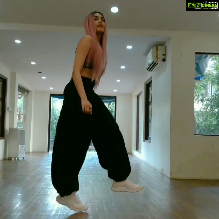 Adah Sharma Instagram - TAG someone for some Saturday motivation ππΊ Dance to your own rhythm and tune... Most of the times...but sometimes it's ok to dance to someone else's I guess π So this time dancing to @yashjain_14 's choreography and @shadmoss 's Big dreams #100YearsOfAdahSharma #adahsharma #dreambig #livingthedream