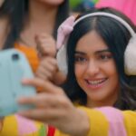 Adah Sharma Instagram - Watch till the end and drop a taaliyaaaan in the comments for me not dropping @a.k.h.i.l_01 from the cycle 🤣🙏😁@gurinderrbawa , , , Team A @asira.tarannum @jagats38 @snehal_uk @juhi.ali @_makeup__andy @azeem_khann #behindthescenes #100YearsOfAdahSharma #adahsharma #punjabisongs #AashiqMudNaJaawe