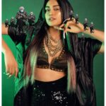 Adah Sharma Instagram – Mere haathon mein nau 9 berniya hai
Zara thehero …..complete the sentence at your own will 😁
#berniesanders #berniememes #100YearsOfAdahSharma #adahsharma #ALittleLateToThisButNauNauBernieyaToGetInOnePlaceInatheSamePoseTookTime #DidINailItOrWhatLol