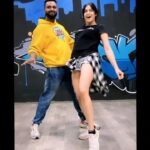 Adah Sharma Instagram - Tag someone who should dance to this song ! Lovinggg the covers you guys have been sending us for #DrunknHigh Tag me ! Will be reposting them on Instagram ❤️ #mondaymotivation . . @vyrloriginals @mellowmellow @akullofficial @aasthagill Thank you for being so awesome - @suresh_kingsunited and The Kings team @ritesh_the_kings @tanyabhushan 🎥 & Edit @feliz_kingsunited Location @kingsdancestudioandheri #dance #100yearsofAdahSharma #adahaharma #dancecover P.S. you definitely can't be #DrunkNHigh if you want to dance like this 😁 unlesss..... You're drunk on love and high on life 😁😁😁😁