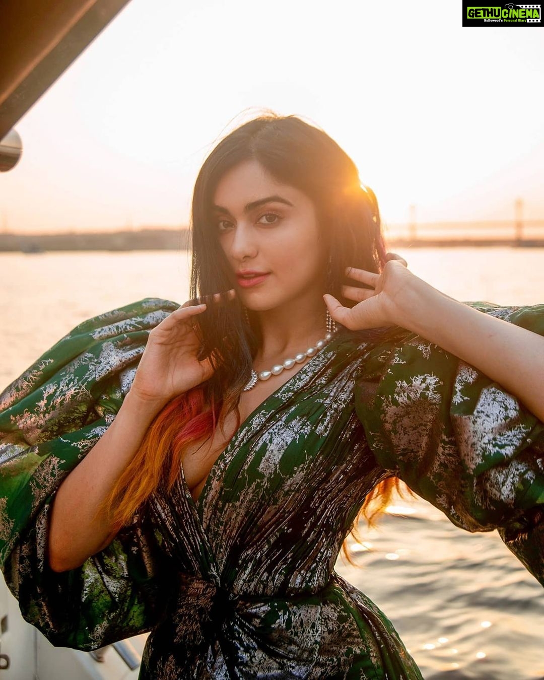 Adah Sharma Instagram - Any guesses?🙃🙃 The first look from my next project (is it a movie, is it a series, is it a song) Is it a bird? Is it a plane? ! Noo it's an Adah 🤩 #OnlySupermanFansWouldGetThis #MySleevesCanDoubleUpAsAParachuteSoiCanBeYourSuperMan 😁😁😁 . . Something that's a lot of fun ...coming up ? 😉 . . @vyrloriginals @mellowmellow @poojasinghgujral #DrunknHigh . Styled by- @stylebyoutro @mayacultureofficial - outfit @sonisapphire - jewellery @houseofriqueza - footwear
