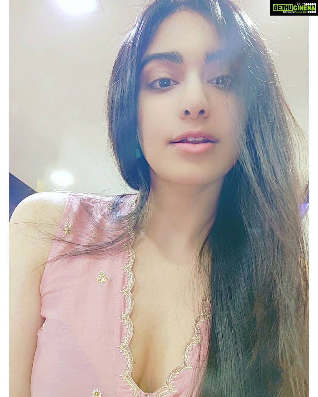 Adah Sharma Instagram - Tell me the funniest joke you know ! Like realllly funny...coZ Hasee toh Phasee 😉!