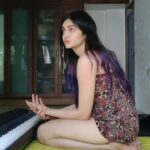 Adah Sharma Instagram – Any GOT fans? Who’s your favourite character ? 🐲🐉
.
.
No, I didn’t learn to play the piano in qurantine…I’ve been playing since before 1920…it’s been more than a hundred years ! #1920to2020 #100yearsofAdahSharma
.
.
#multiplecamerasetupbutilikedmyselfieversionbestlol #ifyouarereadingthisyoushouldgotoRadhaSharmasaccountandwatchherplayifyouhaventyetthatisandwanttoseeapillowplaythepiano #rasmalaiammaisonabreakforabit #gameofthrones #pianocover