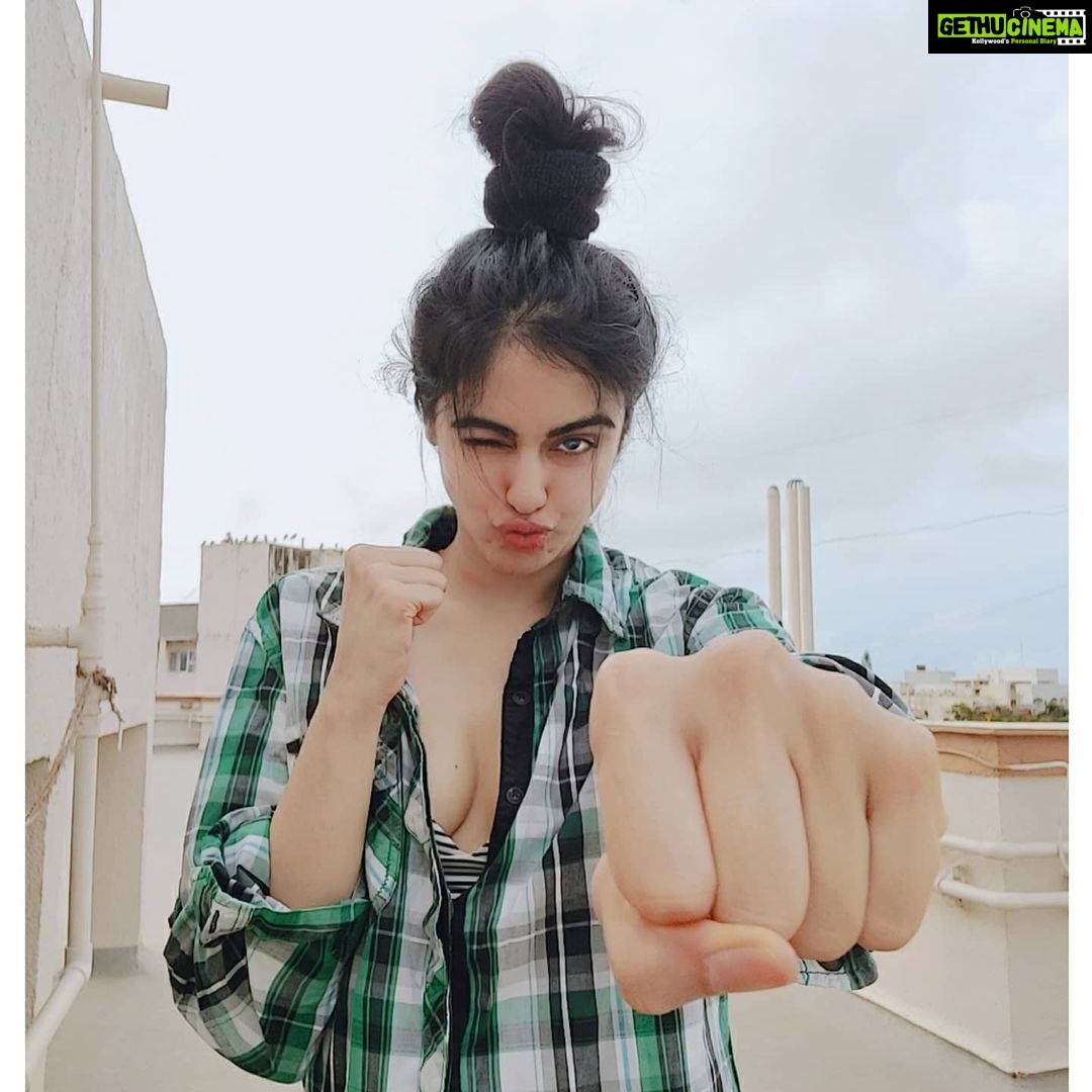 Adah Sharma Instagram - Action!!! Oh lights and camera also ðŸ˜ðŸ‘ŠðŸ¦¸ Checked  Shirt Check Mate ðŸ˜‰ . . . ðŸ“¸ World's most talented photographer (not) ðŸ¤ª -  Gethu Cinema