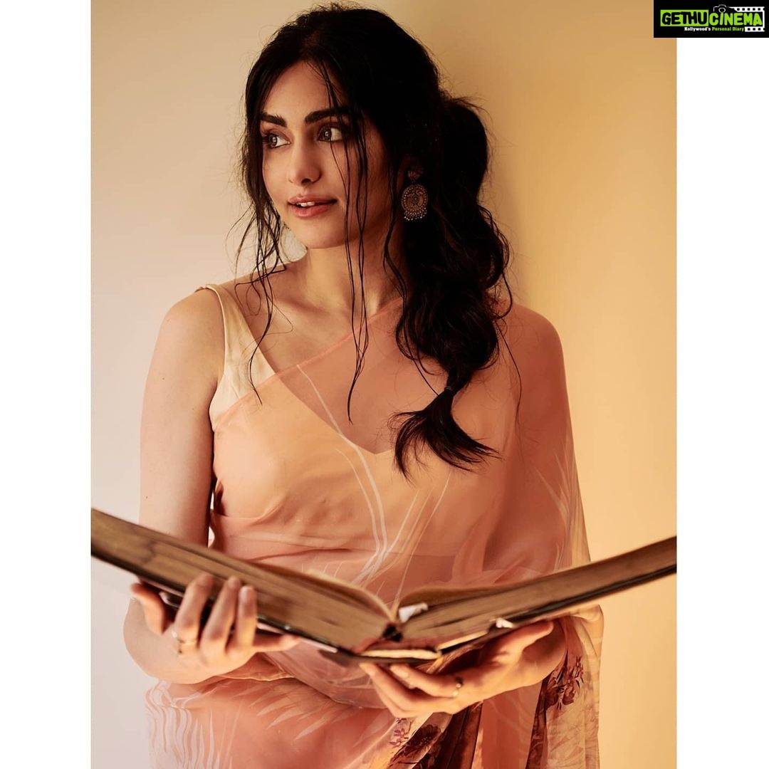 Adah Sharma Instagram - I'm booked....are you ? 😈♥️ . . Mera dhyaan udhar hai...shaayad mera hero udhar hai 😉 #100yearsofAdahSharma