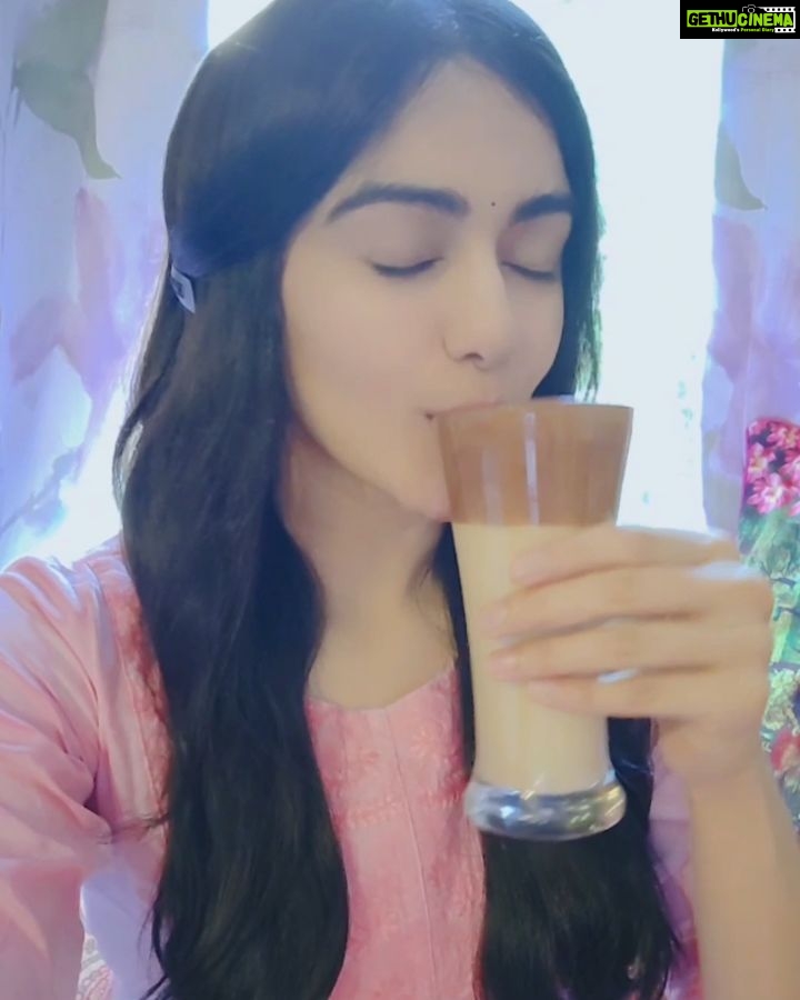 Adah Sharma Instagram - Join the ‘#SomethingNew’ Challenge. Tell us your favorite NESCAFÉ Sunrise recipe! Best entries would be featured on the Nescafé Sunrise page. So go ahead and tag us on your recipes. Follow @nescafesunriseindia for more recipes . #dalgonacoffee #nescafesunrise #somethingnew #nescafe #coffeelover . . . . . P.S.for those who don't speak tamil stay tuned to my Instagram stories I will translate 😇