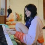 Adah Sharma Instagram - Tag someone you want to dedicate this song to ♥️🥰 . . I'm mentally tagging and hoping he knows 😁if it's saccha pyar he will ! Beethoven dedicated this song to Elise that's why it's called "Für Elise" (for Elise) how romanticcccc yaaaaaa !!! (If it's true 😬) when is someone going to make music for meeeeeee 🐙 . Also this was composed in 1810 ... Beethoven's hearing was getting weak and he was almost totally deaf when he composed this 😭 (he lost all hearing in 1812 I think) he never published this piece ! It saw the light of day after he died 😱😱😱🤯 . P.s. #playingthepianosincebefore1920 #letsseeiftelepathyworks