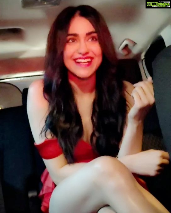 Adah Sharma Instagram - Guess which song I'm singing !!! WATCH IT ON MUTE don't cheat ! The winner gets some amazing virtual gifts ! I'm purposely doing rubbish ulta expressions to confuse you. Your time starts NOWWW ! GO ! #100yearsofAdahSharma #adahgaana #gaanawithadahchallenge . Arre flop !!! Sorry I was to mute this video and put it out πππ¬ππ¬ areeeee yaaaaarrrrr ....