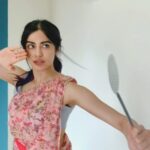Adah Sharma Instagram - A woman's place is in the kitchen...Agree or Disagree? The debate from my previous post can continue . . घर घर Ki कहानी coming sooon...you want it sooner then tell me in the comments will release it tonight only ! . . I'm very gharelu....so some Kitchen kung fu coming up ...Adah style 👊💪 🙅 😁 this is a sneak peak...picture abhi baaki hai mere dost . . P.s. my TED talk is today ! Wish me luck 😁