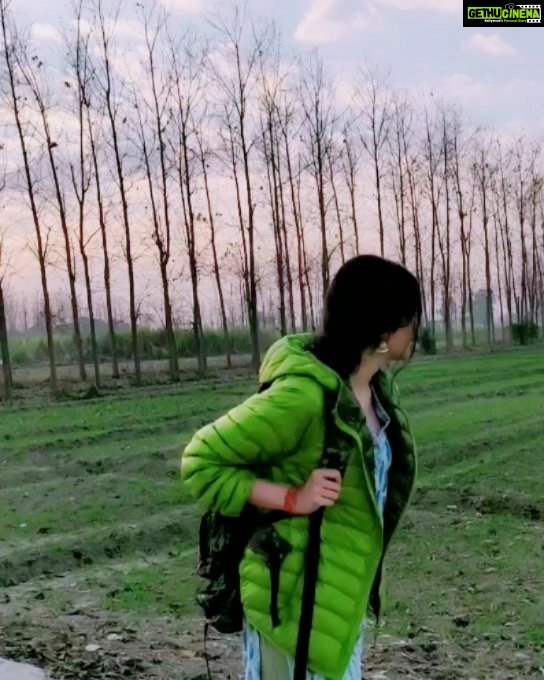 Adah Sharma Instagram - SWIPE to see me running towards the man of my dreams !!! He's in the video look closely .Arre behind the tree in the second video . Or maybe I was running away from him. You will never know 😜Ok I'm sooooo tired I don't think I've walked so much in my entire life ! These 4days of this impromptu holiday was maaadd ! And this sunset was just 😍😍😍😍 love has happened ! Guess where I am 😍😍 heaven maybe 😉