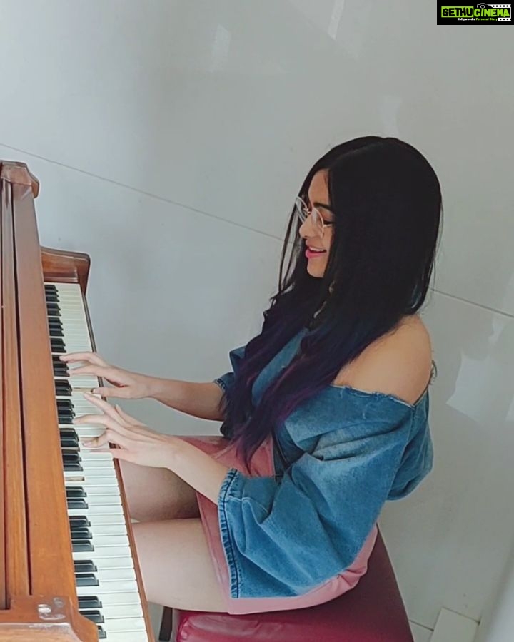 Adah Sharma Instagram - Tag someone who gets nervous π . This is also how I run away from boys who try to talk to me π
(watch till end of video) HOWEVER !!! I'm making efforts to be more social with humans . I had a 7 minute conversation with the bhajiwaala today about dhaniya and its benefits and I'm going to put as much effort into flirting as I do with chordsπ€£π€£π€£...not with the bhajiwaala... he has a girlfriend he told me . This video is dedicated to the girl in the audience at IIT who asked me how I'm always so confident and how I never look nervous. So I thought I should share a video where i got nervous and ran away (please don't run away. Face your fears...I'm going to play the piano in front of an audience some day soon π * i've grown a pimple just with stress from that thought) #mondaymotivation πͺ . So when u guys are out partying on the weekend this is what I'm doing at home....So dancing on stage , or speaking in front of a million people doesn't make me nervous..but now I'm sooo used to playing the piano alone or to just one person that if the audience increases to more than 2 my fingers get cold and slip from the keys. When I started playing this piece we didn't have an audience. But this was in the hotel lobby and then people started gathering...Adah decided to run away ! When Adah gets nervous she bolts ! . My convent school politeness made me say Thank You before I ran away also π€£ #100yearsofadahsharma .