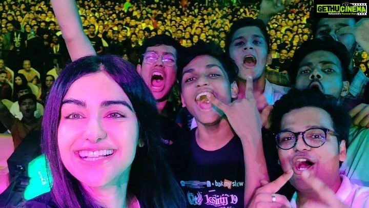 Adah Sharma Instagram - Tag yourselves if you can see you/ your friends here in the audience ! Posting this video as promised ! . Thank u Mithibai College for making me the Guest of Honour at the finale of Kshitij ❤️❤️❤️ I had lotsss of fun and I loved the dance u all did to Tera Baap Aaya from #Commando3