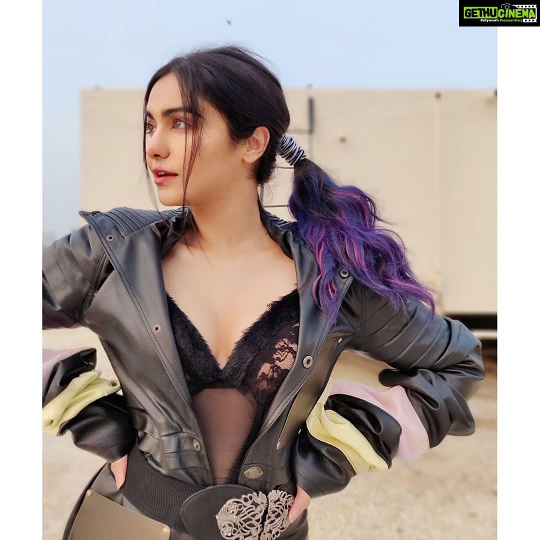 Adah Sharma Instagram - 🖤🖤🖤 . . . . . For the #starscreenawards #starscreenawards2019 Outfit @Warp_by_kuship_parmar Shoes - @miumiu Styled - @juhi.ali Hmu- @snehal_uk @makeup_sid1