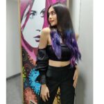 Adah Sharma Instagram - Akhiyaan Milavanga 😂😂😂😂#Commando3 . . . . Thank u guys for all the love u send me soooo many stories everyday for Akhiyaan Milavanga 🥰 in real life eye contact is very dangerous ...so find a door and look it in the eye ! . for Commando 3 promotions wearing : Outfit - @onlyindia @veromodaindia Shoes - @aldo Neck piece- @etsy Styled by- @juhi.ali Makeup - @makeup_sid1 Hair - @vaijayantibhaskar . . . Also some eye contact trivia : eye contact for more than 6 seconds without looking away or blinking reveals a desire for either sex or murder (Google told me) On that note goodnight 💀 For turning Romance into Horror in just a few seconds contact Adah Sharma