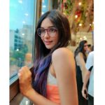 Adah Sharma Instagram - Specksy specksy specksy mujhe log bole , Hi specksy hello specsky kyu bole 😬😬😁😁🤓🤓🤓 . . Pls swipe and DONUT miss how I was twinning with the background at the event today