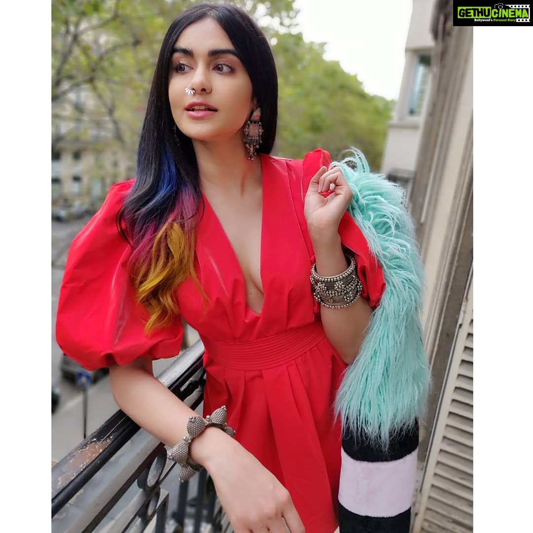 Adah Sharma Instagram - HAPPY DIWALI my insta family 😘😘😘 London देखा Paris देखा और देखा Japan सारे जग में कहीं नहीं हैं दूसरा Hindustan 😍 Agree??? #thisisthesongfromPardesiknowbutiactuallymeanityaa . This Diwali do something hatke ...don't jalao pataakas....be a pataaka... Also is this pataaka Red or Orange? My friend and me can't decide ..I say red ...she says I'm colour blind ! . . #diwalieveryday #thisdiwalidosomethinghatke #dosomethinghatkeeveryday #okthisdresslooksdifferentcoloursindifferentlightmaybe #thelonghastagsarebackactuallytheywerehereonkytheydidntgoanywhere #imgoingtostarthidingcodesinthesesoonlyifpeoplereadtheyknow #yesiloveyoutooyouknowwhoyouarehahahasoevililoveitlolll #wellifhereaditsofarhecanhavetheiloveyou #hahahahathesmalljoysufffff #happydiwali Paris, France