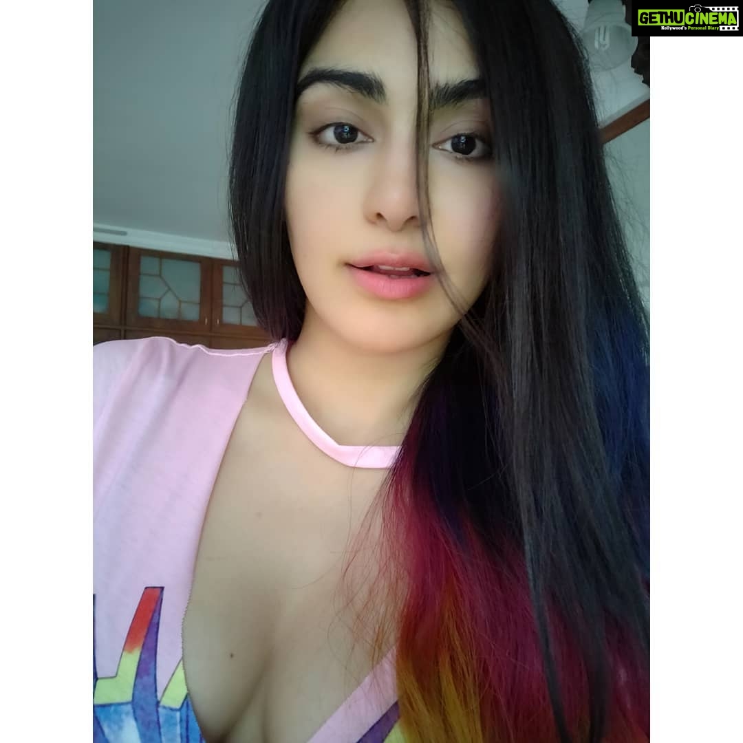 Adah Sharma Instagram - Tag someone who likes taking selfies Chaar Baal sirf chaar Baal chahiye mujhe saamne ! U know which movie this line is from naa I don't have too many selfies on my phone..coz my amazing team takes pics from all angles of the outfits I wear ,(which I have to still share them on Instagram, from Paris , from our movie promotions uffff 🙈🙈🙈) But since Adah Sharma took sooooo many selfies with people today I thought I should also take with her..I have discovered the timer also!!! So it gives you 3 seconds to pose .but if u get distracted beech mein then gone like the looking London smiling Tokyo pic! . Also the "chaar Baal ,sirf chaar Baal" pic is a tribute to Rangeela. Those who didn't get it eat 4 almonds and 2 karelas daily . . I read a quote which said - choose your men like you choose your selfies (errr... I've chosen all the selfies I clicked but 🙈🙈🙈 so ummm...)