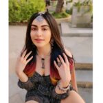 Adah Sharma Instagram - 50 shades of silver 🌚🌚🌚☠️🖤🖤🖤 Maangtikas with dresses YESSS or NOOOOO
