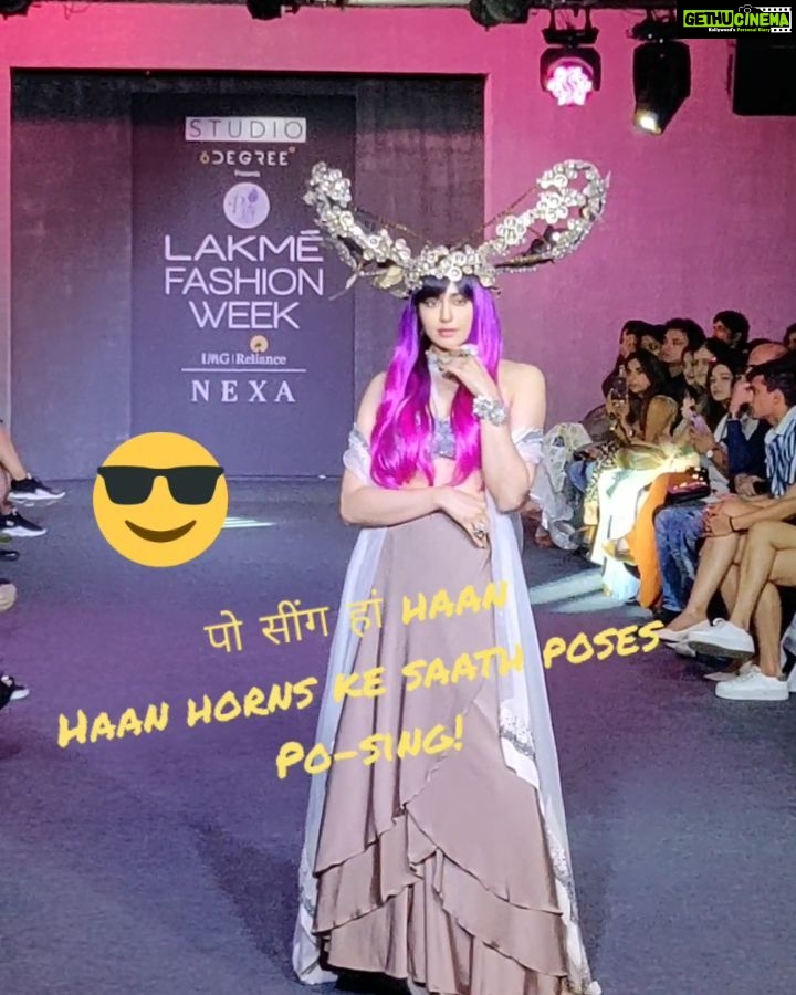 Adah Sharma Instagram - Had to share this because...well π€£π€£π€£ #mondaymotivation #motivationtokeepmovingforwardevenwhenthecrownslips #thoughthisisntacrownitsmorelikehorns #orantlersmaybeantlerssoundsbetter #imabejewelledreindeerorbuffalowlolll #iexcelatlivingindenialhereissomeliveproof #alsoatPRETENDINGNOTHINGGGGHAPPEND #okyoucanfindmyspellingmistakesinthehashtagsifanyimsuretheyexist . . Anyone who knows me knows how difffficult it is for me to keep a straight face and not burst out laughing when things like this happen π¬ππ Anyway I behaved !!! And all's well that ends well so now u can laugh at this ! . . 5 points for my reflexes yaaa !! All that commando 3 training came to use π
π
π
and 100000 points for self control of not laughing at the second palat