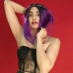 Adah Sharma Instagram – Be the best version of Yourself ! #MondayMotivation
And then when you’re bored of that get purple hair and pretend to be someone else 😂😁 #behindthescenes #photoshoot