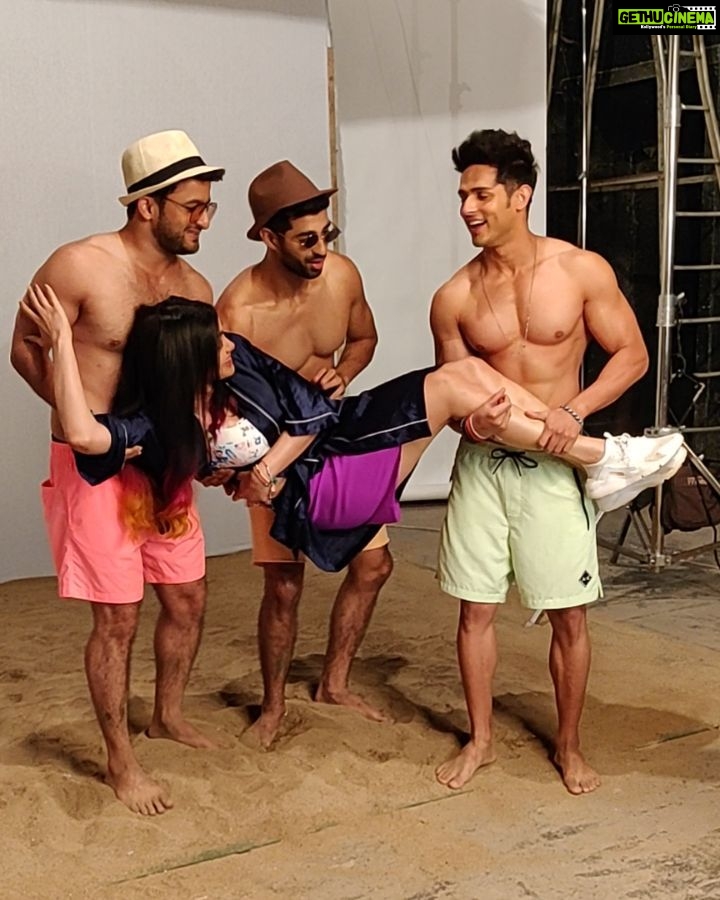 Adah Sharma Instagram - Tag someone who loves weight training . . Or someone who likes to "pick up" girls ππ€ͺ . . My boy squad πͺπͺπͺπͺπͺπ₯ππ now you know how they are so fit ??? Start picking adahsharma weights you will also get a 10 pack . . Thaaaank u for so much love on episode 1 of THE HOLIDAY π€Έπ€Έπ€Έπ€Έπ€π€π€ππππ Episode 2 out tomorrow , Saturday 7pm . . This is what went into making the PHOTOSHOOT of the poster, us posing which @saurabhbhowal is going to be putting up on hoardings worldwide in a few days ! ( Scroll down on my feed to see the actual poster and spot the difference π) . PAGAL HAI KYA ???? #MADOHVHOT