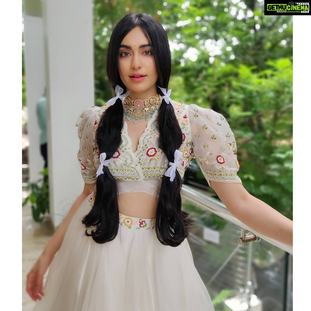 Adah Sharma Instagram - Take a BOW team KALKI for the super success !! And my team for making sure I'm well turned out 😘😘😘 Bow BOW bow 🐕 BOW puns for all the bows in my hair And all the girls who have been sending me pictures of your version of my vintage look from KALKI 😍😍😍 . . Outfit @kehiaofficial Jewellery- @kohar_jewellery Styled by- @juhi.ali Hmu- @snehal_uk @siddheshnakhate