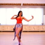 Adah Sharma Instagram - Happy Maharashtra Day ! I'm a made in Maharashtra Mulgi and I thought today is the perfect day to share this 💃 . ❤️🧡💛💙💜अप्सरा आली 💙💛💜🧡💚 . Choreography by my lovely @karishmachavan Music remix and Shot by @krishnaperla Hair made to behave by @snehal_uk