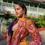 Adah Sharma Instagram - "HELLO" girls and boys and GIRLS !! (coz this post is mostly for the ladies) ! It's awesome that you all on @instagram support me and our Indian media gives me lotttts of love. it is encouraging when my fashion choices are supported ! But i honestly choose to wear what i want for me. I wear what makes me happy inspite/despite what someone else thinks of it. FASHION is supposed to be FUN yaaa !!! . Have the COURAGE to do something DIFFERENT. Have the courage to ACCEPT someone elses differences. Girls, SUPPORT other girls ! There are enough men who don't anyway(men we love you...this is only for those men, u know who you are) ! As women stop BODY SHAMING other women,calling them UGLY, SLUTTY , FAT. Grant yourself permission to wear what you like and don't decide your worth on the basis of the price tag someone else sticks on you.