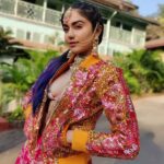 Adah Sharma Instagram - Poll : Do you love this look ? YES OR YESSSSS 😁😁😁😁 . . Decided to have some fun for the red carpet of @hellomagindia #hhof19 #hellohalloffame Bomber jacket with a lehenga and a nath 🤗🙆❤️ . Bomber - @narendrakumarahmed Lehenga- @kalkifashion Accessories - @kohar_jewellery . . . Styled by- @juhi.ali Hmu- @snehal_uk