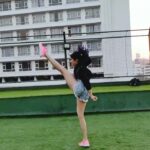 Adah Sharma Instagram - Monday motivation : The grass is always greenest on my side 😁🤸🤸🤸🤸🤸🤸💕