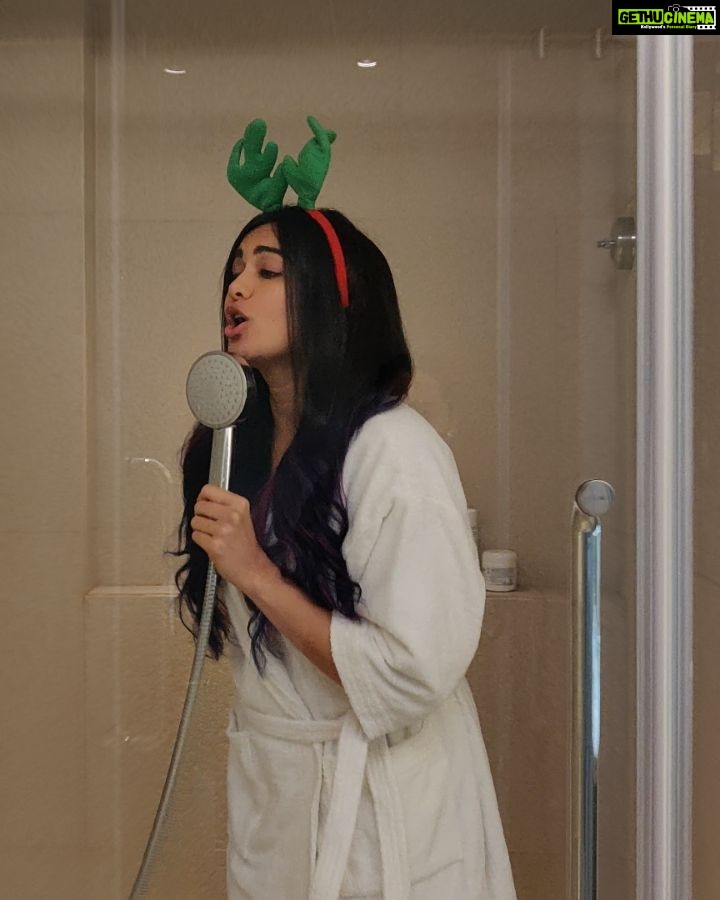 Adah Sharma Instagram - What are you wishing for christmas ? MERRY CHRISTMAS 🎄🎁🎄🎁🎄🎁 Believe in magic! Always 🎩❣️ . My 2 million Insta family muaaaah ! I make my debut as a singer soon but coz u guys love me sooo much I'm making my (public)debut as a bathroom singer for you first ! 😁 . . . #merrychristmas #christmasspirit #love #fun
