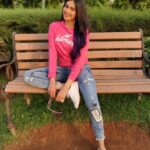Adah Sharma Instagram - That's how I spent a sinkissed evening with @dealjeans as I got myself some self love in this pair of designer denims and sweatshirt ! Super comfortable and stylish 😍😍😍 #AStylishBasic #DealJeans #GetInToGetOut