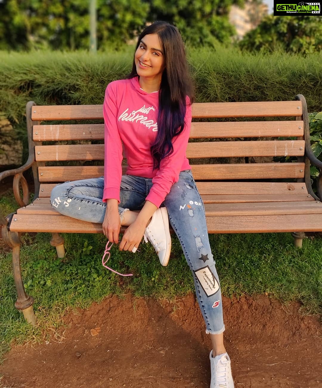 Adah Sharma Instagram - That's how I spent a sinkissed evening with @dealjeans as I got myself some self love in this pair of designer denims and sweatshirt ! Super comfortable and stylish πππ #AStylishBasic #DealJeans #GetInToGetOut