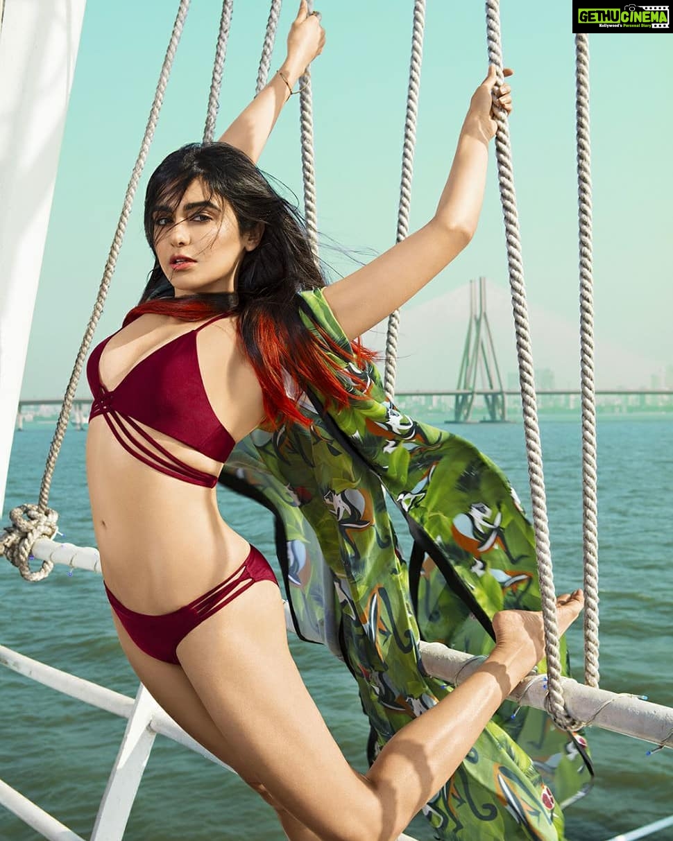 Adah Sharma Instagram - Just hanging out 💪💪💪 . Make sure U r strong enough before u try hanging out 😀 For the cover of @themanmagazineofficial