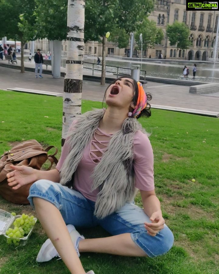 Adah Sharma Instagram - How many grapes did I get 🤣😉 sahi jawaab gets 5 virtual grapes and virtual hugs also . . Warning : Grapes are the cause of one of the world's largest choking hazards so do not try this and blame me 😋😋😋 ( I mean you can die trying and blame the grapes) . P.s. for all the comments concerned about wastage of the four fallen grapes would be pleased to know that I'm eating from a reject box of sour grapes(notice the hammy expression when I chewed a grape) but so nice to know that so many of u guys never waste food. Thrills me to bits ! May the lord shower blessings upon those who have never wasted a grape in their lives ❤ Bradford City Hall