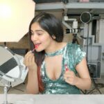 Adah Sharma Instagram – Red carpet ready in one minute !
.
.
In the eating Pani Puri video comments, one of you had said makeup in a minute so here goes !
I thought I would do better and started off with full confidence thinking I even had time to put moisturizer 🐙🐙🐙 .
#AdahMadness #AdahMinuteMadness
.
.
Give me ideas for what next in a minute 🐒🐂🗨️🖤💥💣